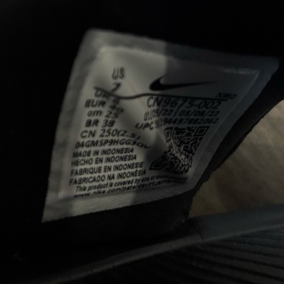 Nike Black and White Slide Sandals Women’s size 7 - Picture 4 of 4